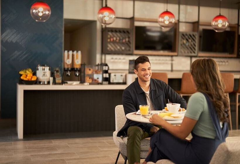Otel Atwell Suites Austin Airport, An Ihg