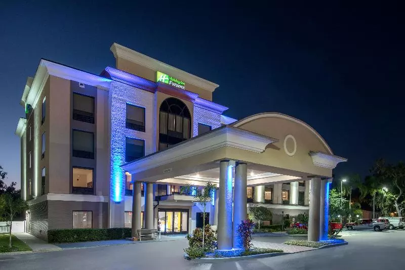 Holiday Inn Express Hotel & Suites Bartow, An Ihg