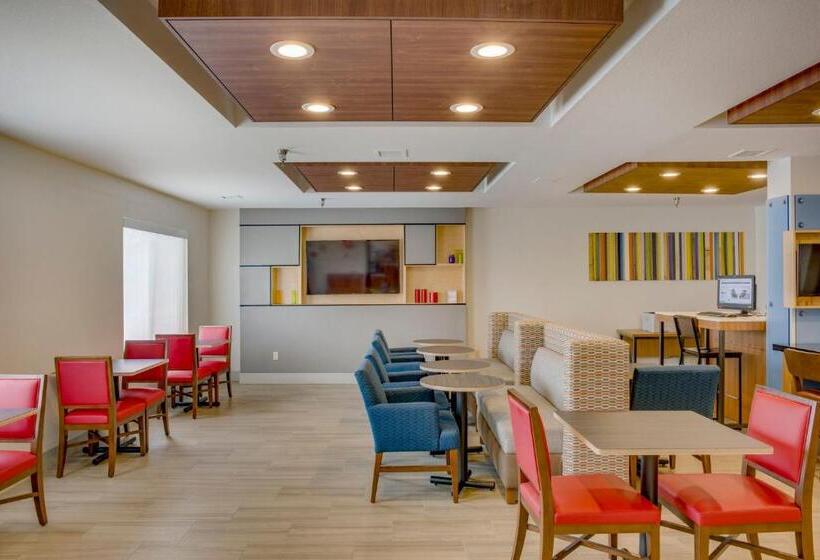 Holiday Inn Express Hotel & Suites Oklahoma City Bethany, An Ihg