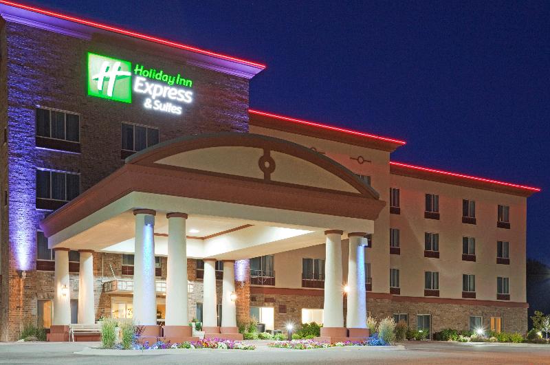 호텔 Holiday Inn Express & Suites Wausau, An Ihg