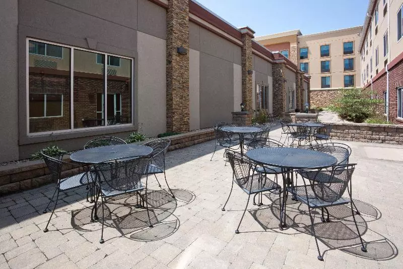 Отель Holiday Inn Express & Suites Aberdeen, An Ihg