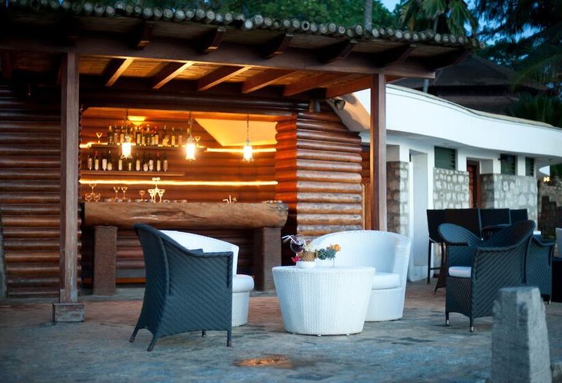 Отель Niraamaya Wellness Retreats, Surya Samudra, Kovalam