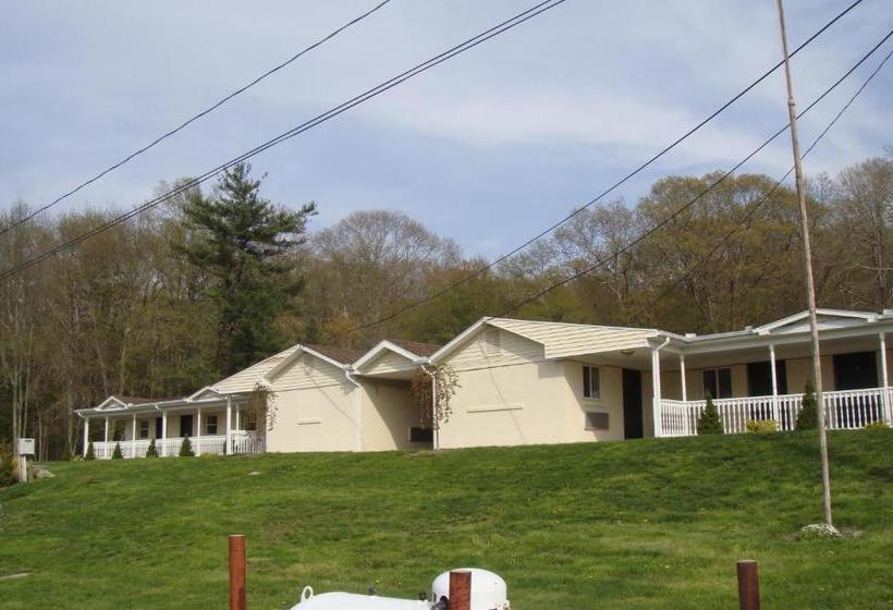 בית מלון כפרי Passport Inn & Suites Chaplin