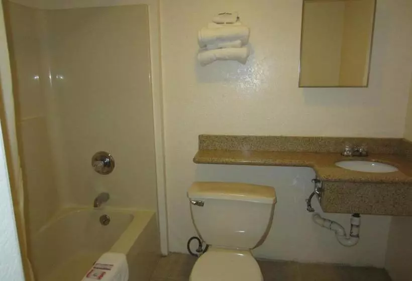 酒店 Passport Inn & Suites Chaplin