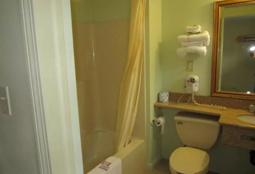 酒店 Passport Inn & Suites Chaplin