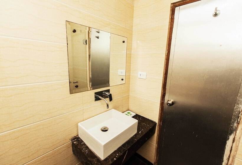 Отель Subash International