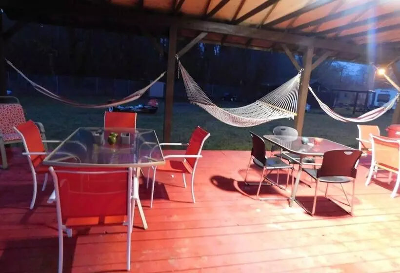 فندق على الطريق Packwood Inn