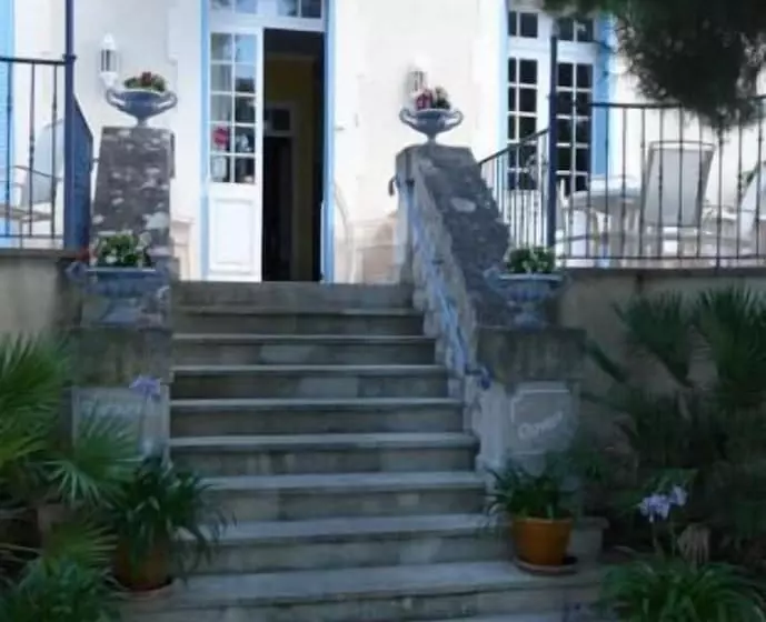 Aamiaismajoitus (B&B) Castel Mireio