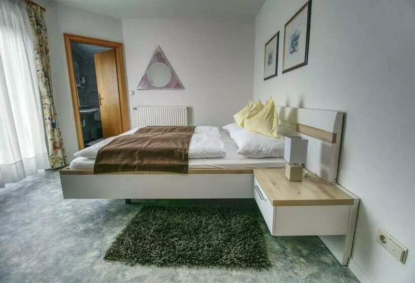 Aamiaismajoitus (B&B) Garni Sonnegg