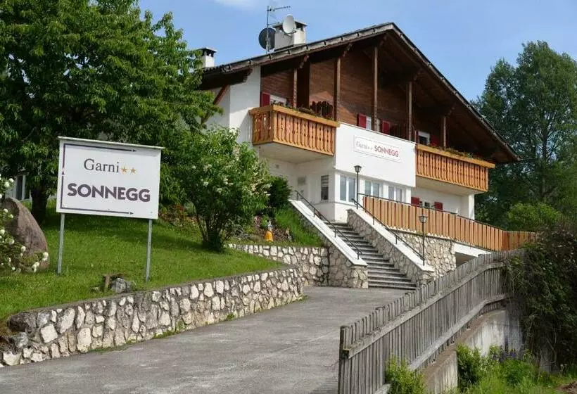Aamiaismajoitus (B&B) Garni Sonnegg