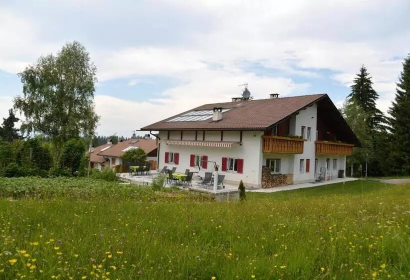 Aamiaismajoitus (B&B) Garni Sonnegg