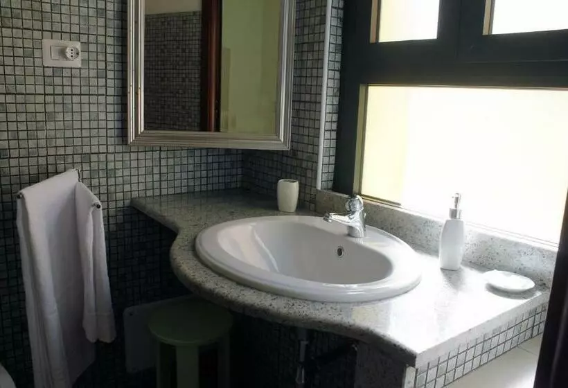 Aamiaismajoitus (B&B) Torre Del Pozzo