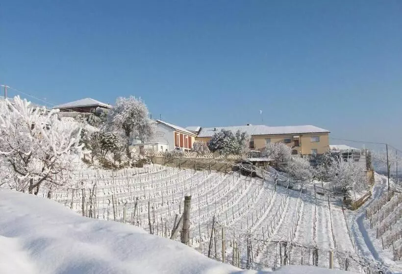 ホテル Agriturismo Finestre Di Langa