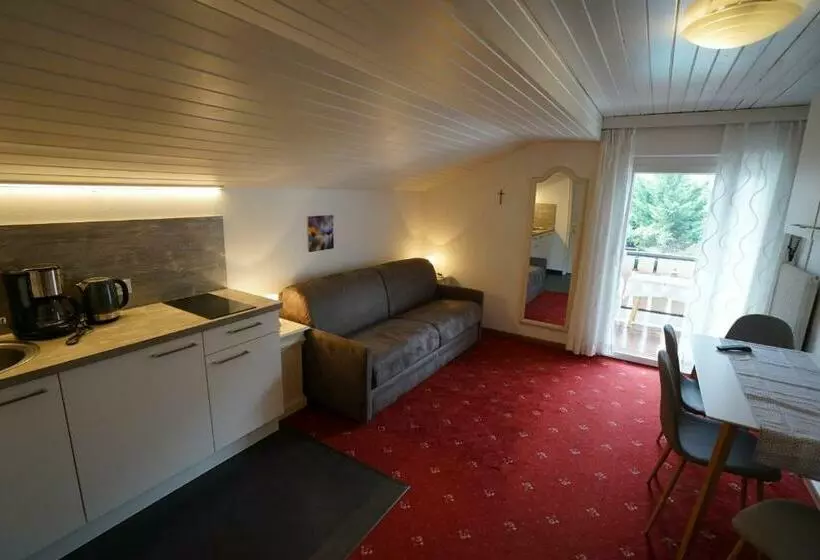 ホテル Appartement Lahngut