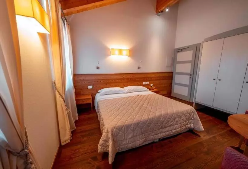 ホテル Garnì Vecchio Comune