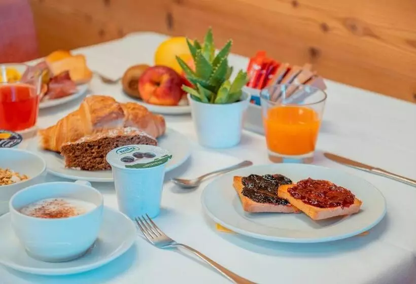 ホテル Garnì Vecchio Comune