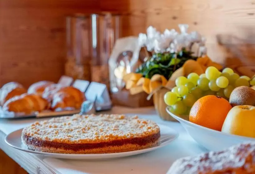 ホテル Garnì Vecchio Comune