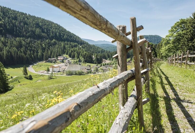 Zum Hirschen Boutique Hotel Val Di Non