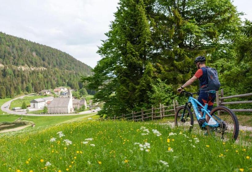 Zum Hirschen Boutique Hotel Val Di Non