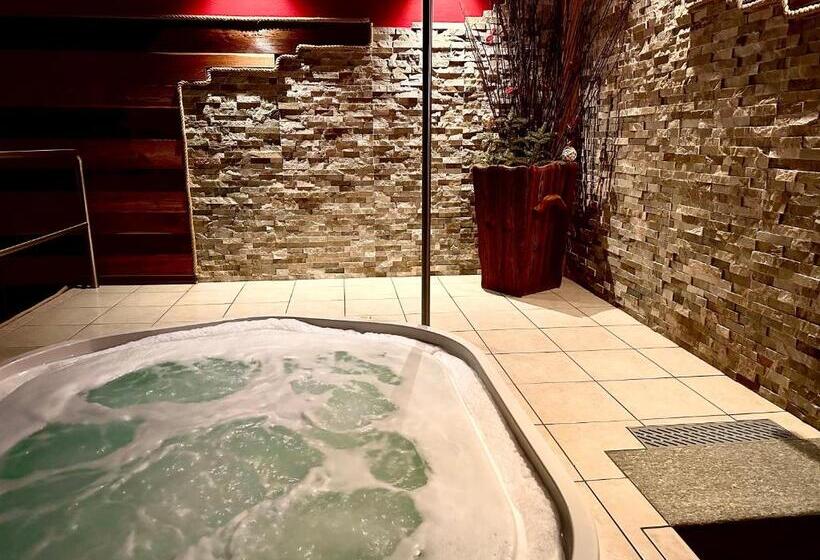 호텔 Hostellerie Le Lievre Amoureux