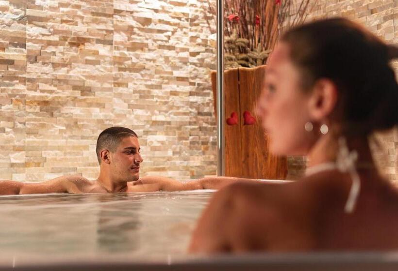 호텔 Hostellerie Le Lievre Amoureux