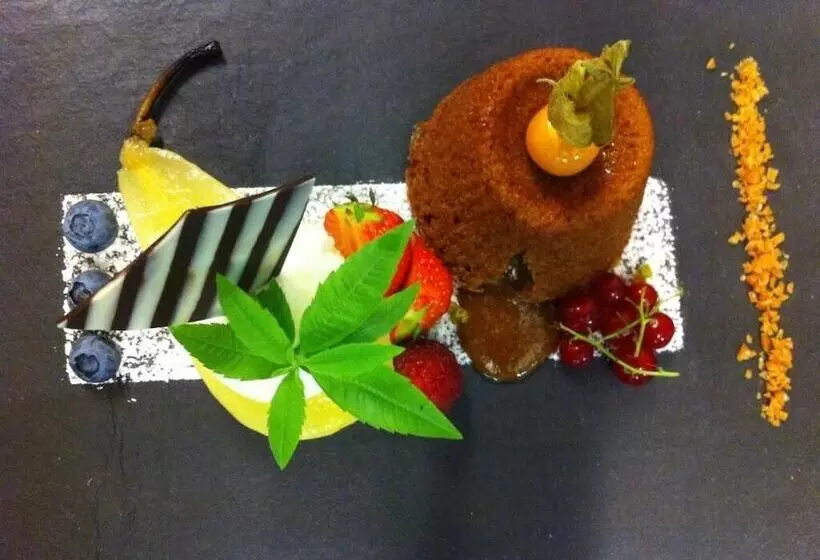 Logis Hotel Restaurant L Orée Des Bois