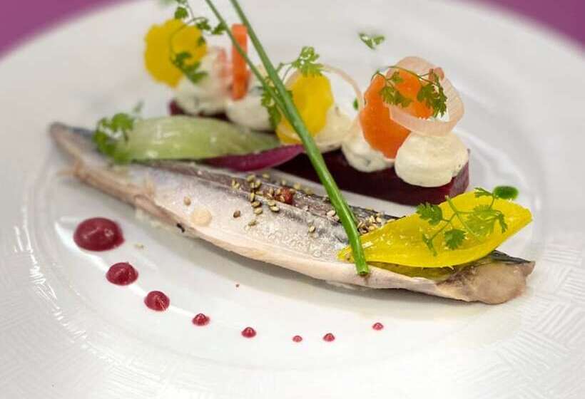 Logis Hotel Restaurant L Orée Des Bois