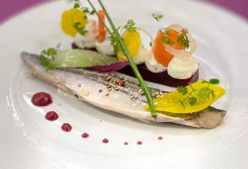 Logis Hotel Restaurant L Orée Des Bois