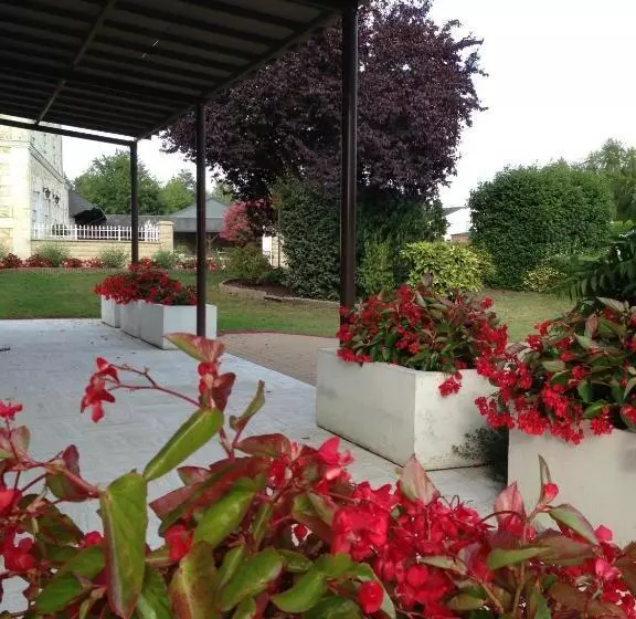 Logis Hotel Restaurant L Orée Des Bois