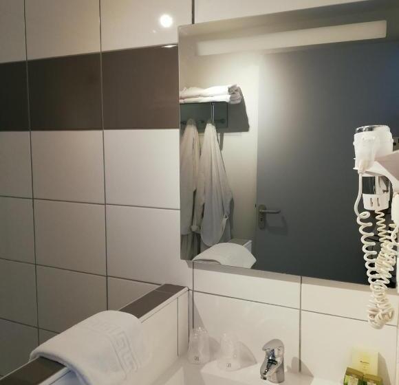 Logis Hotel Restaurant L Orée Des Bois