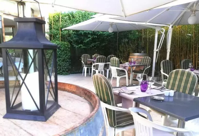 Logis Hotel Restaurant L Orée Des Bois