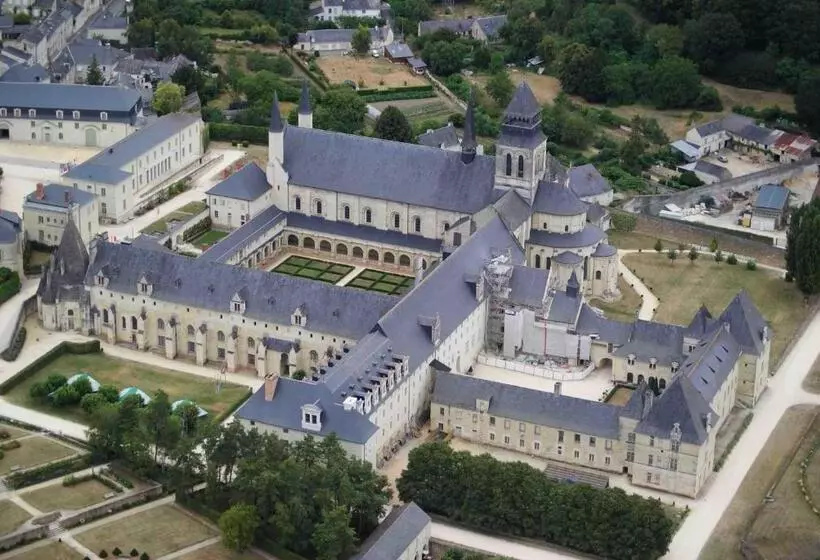 Logis Hotel Restaurant L Orée Des Bois