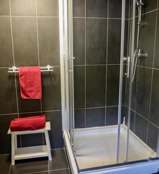 هتل Logis Le Saint Hubert