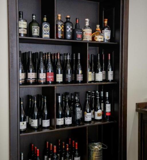 هتل Logis Le Saint Hubert