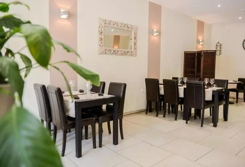 Hotelli Logis Le Saint Hubert