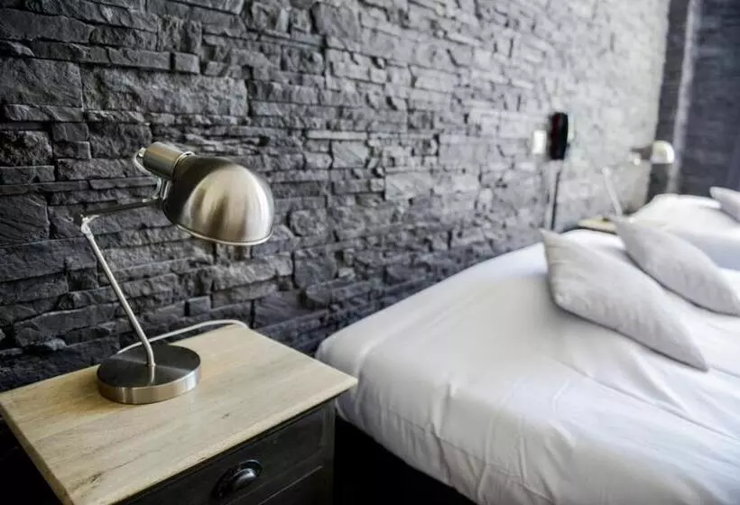 Hotelli Logis Le Saint Hubert