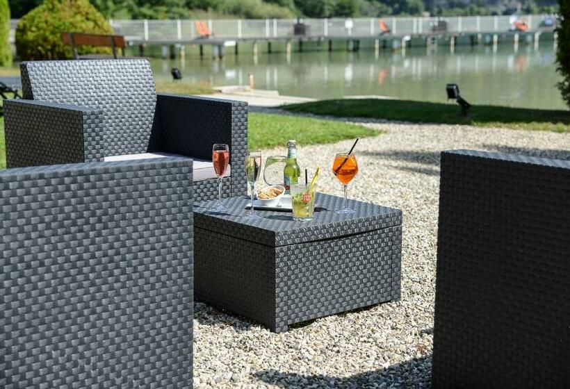 בית מלון כפרי Novalaise Plage