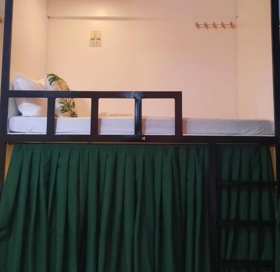 Hostel Rc Hutspot Tourist Inn