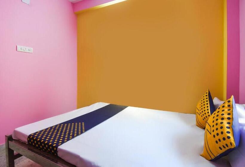 호텔 Spot On 67721 Maa Rakhakali Bhawan