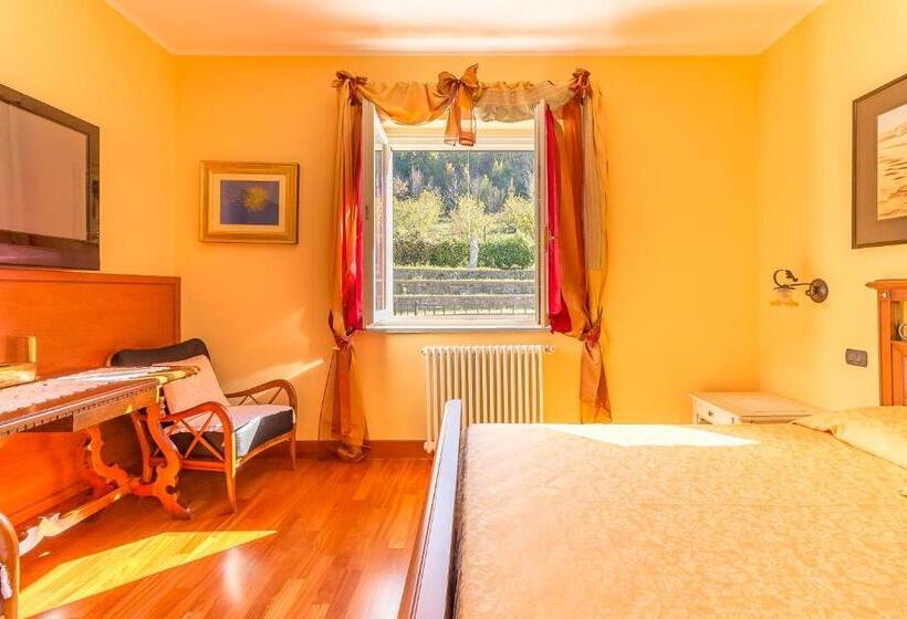 فندق Tenuta Pian D Attesio   Agriturismo