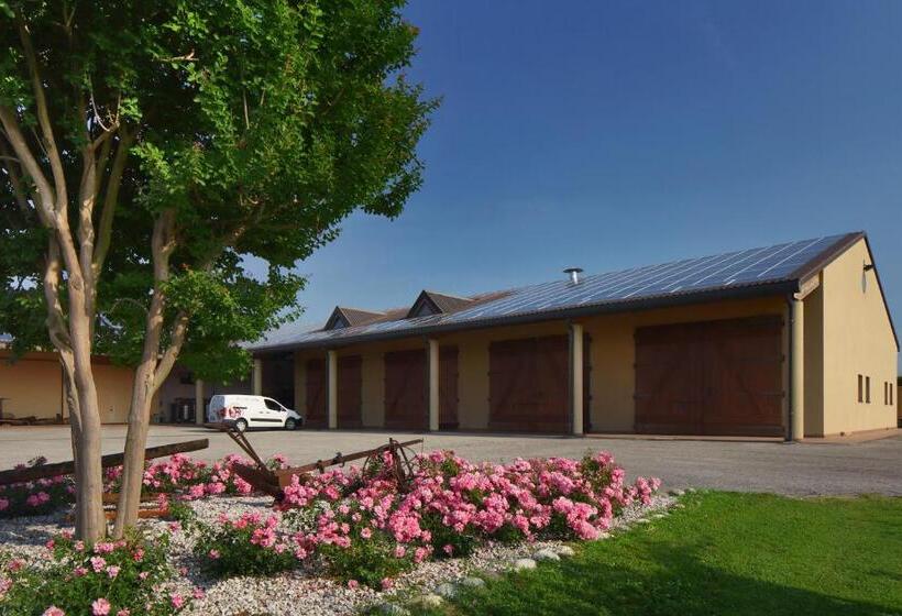 בית מלון כפרי Tenuta Santomè