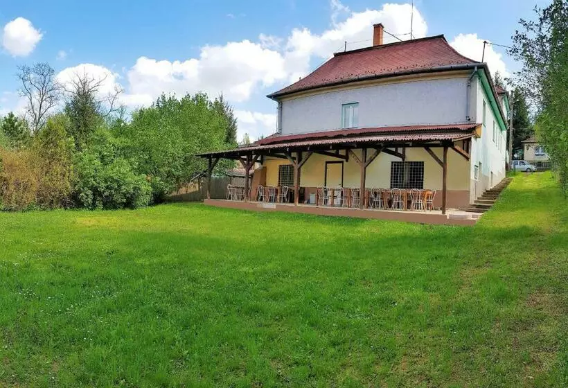 Retkeilymaja Muskátli Vendégház