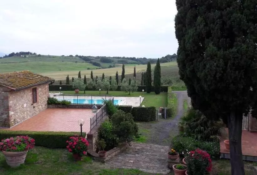 Hotelli Agriturismo Il Poggio
