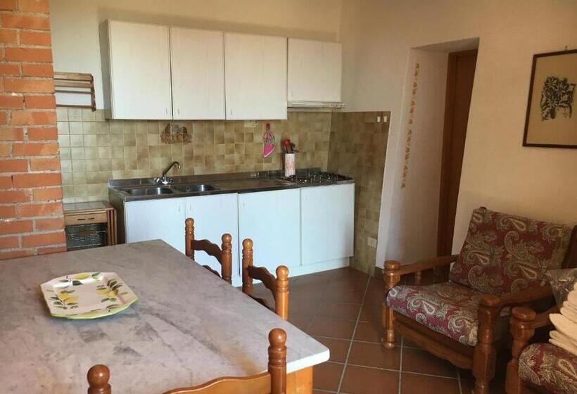 Отель Agriturismo Il Poggio