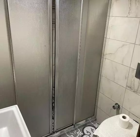 هتل Otağ