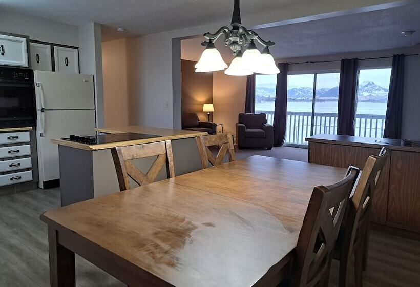 汽车旅馆  Richter Pass Beach Resort