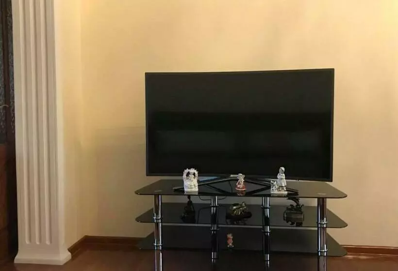 پانسیون Lela's Guest House