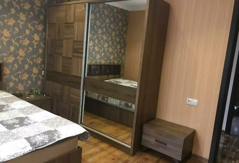 پانسیون Lela's Guest House