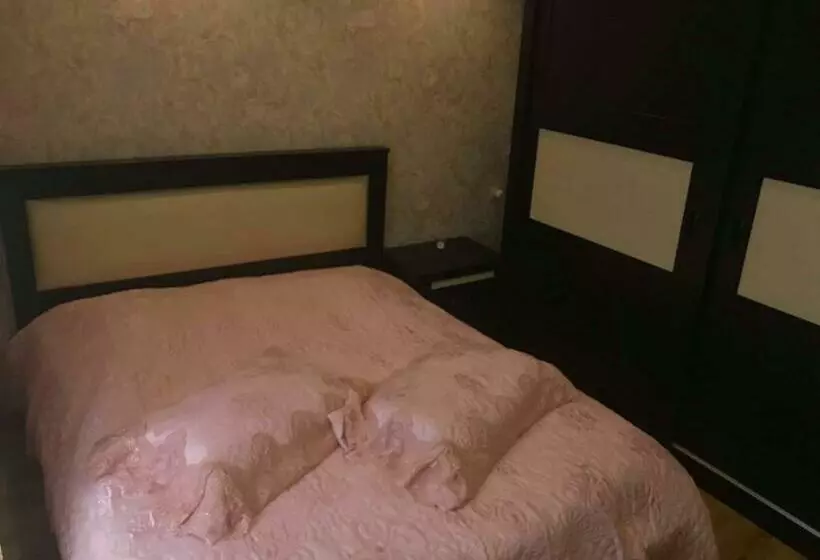 پانسیون Lela's Guest House