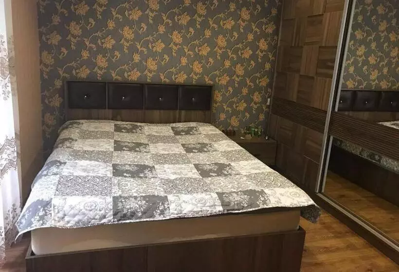 پانسیون Lela's Guest House